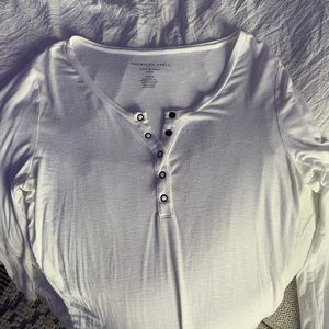 american eagle white button up long sleeve tee